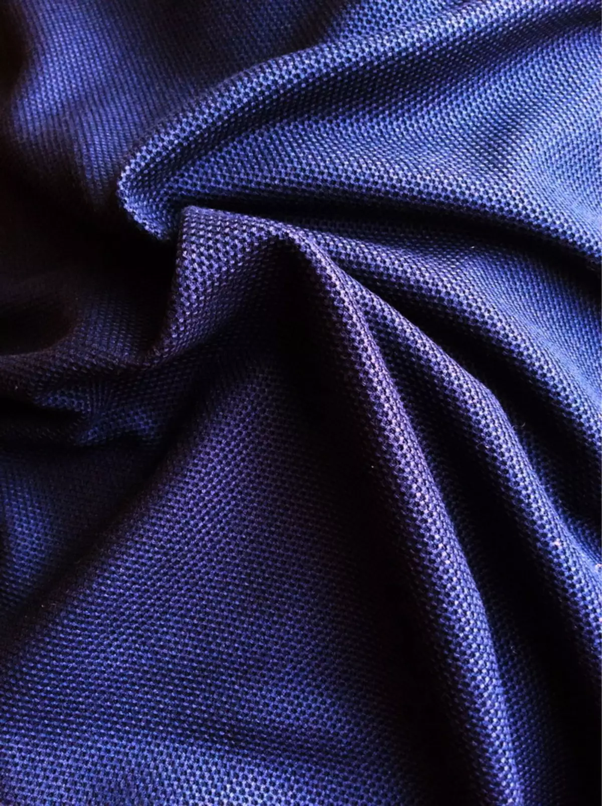 Jersey (62 fotos): ¿Que é o que é o que parece o material? Composición e descrición do tecido. Que coser a densa malla? 4025_8