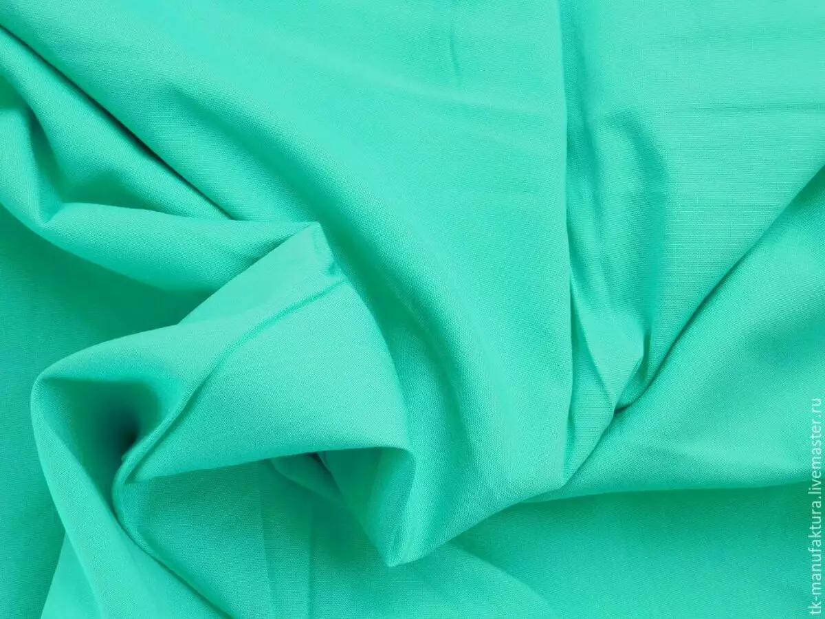 Poplin (30 fotografij): Kaj je ta tkanina? Sestava, značilnosti, prednosti in slabosti materiala. Kaj je mogoče šivati ​​za novorojenčke? Ocene 4043_11