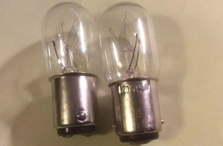 Lámparas para máquina de coser: LED, en imán, 2 clavijas y otras bombillas. ¿Cómo insertar? 4055_6