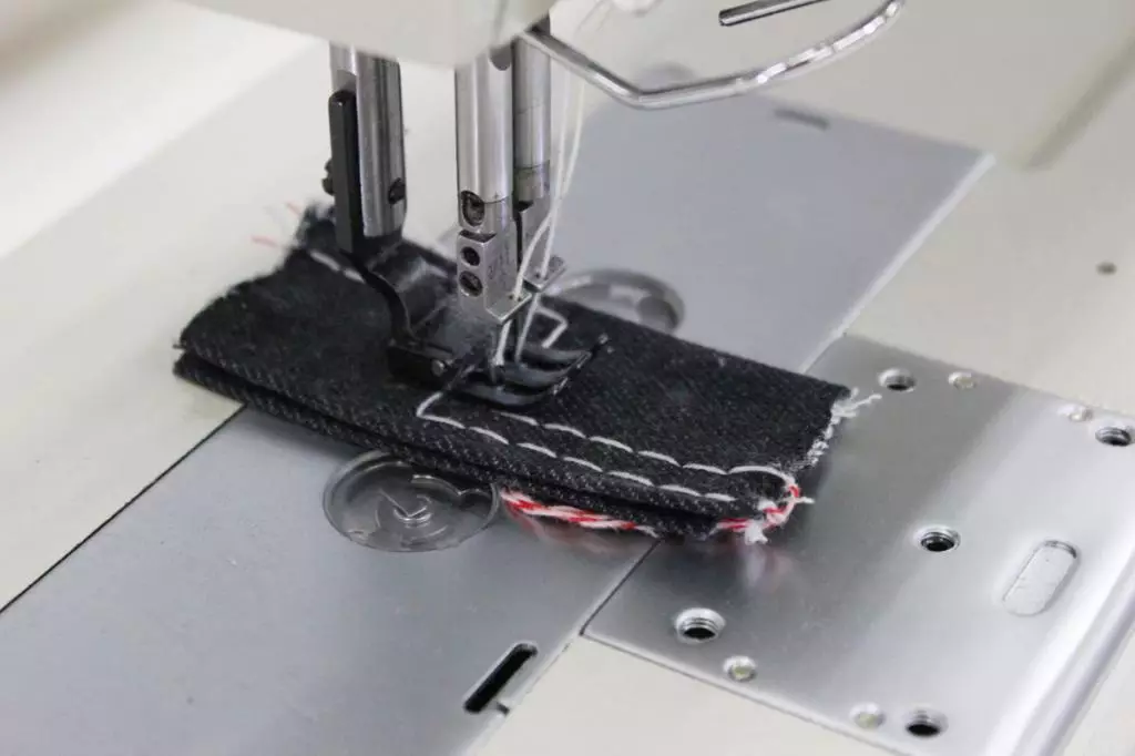 ¿Cómo arreglar una máquina de coser? ¿Cómo insertar un hilo en una máquina manual? Esquema de reabastecimiento de roscas superiores e inferiores en máquina eléctrica y de pie. 4056_10