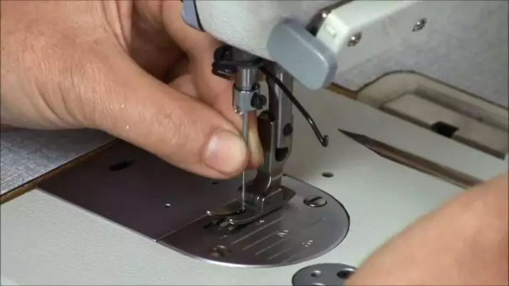 修理缝纫机：如何用自己的手修理？为什么不捕获底线？为什么针移动？ 4060_11