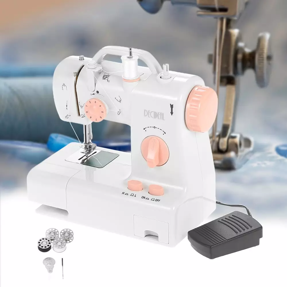 Syning af mini maskine: Valg af en lille bærbar håndmaskine. Hvordan man bruger og fylder tråden? Instruktion og anmeldelser 4062_28