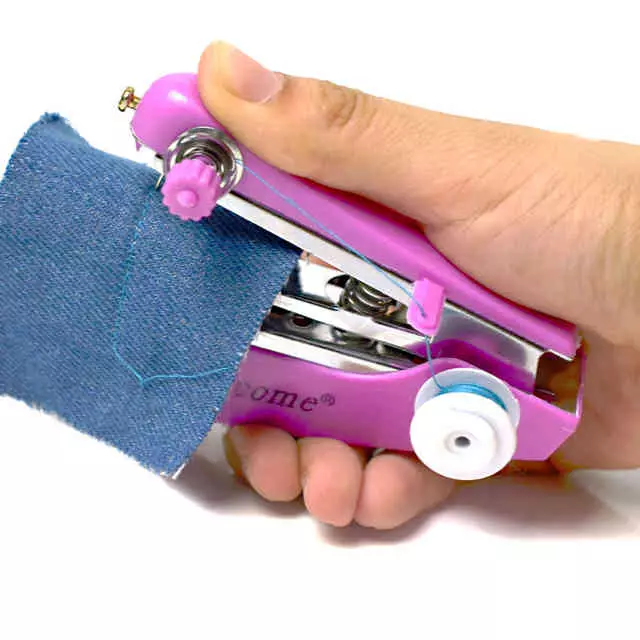 Nähen Mini-Maschine: eine kleine tragbare Hand Maschine wählen. Wie zu verwenden und den Faden zu füllen? Instruction und Bewertungen 4062_33