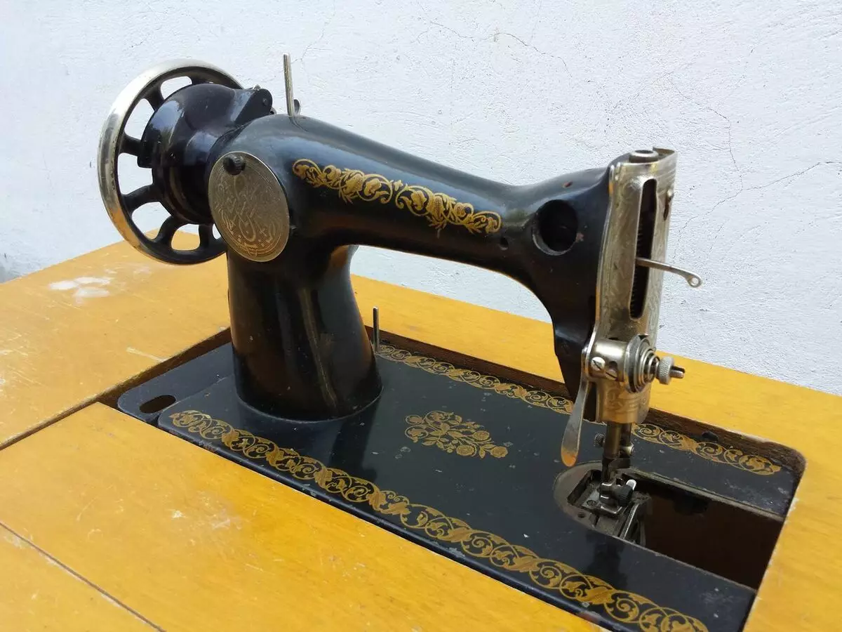 How to set up a sewing machine? Setting the manual machine. How to properly adjust the thickness of the fabric? 4066_17