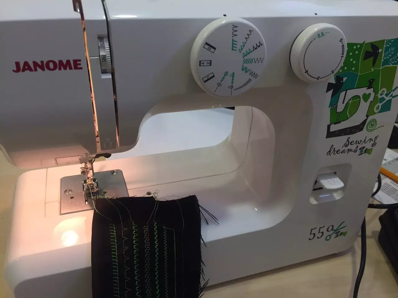 How to set up a sewing machine? Setting the manual machine. How to properly adjust the thickness of the fabric? 4066_8