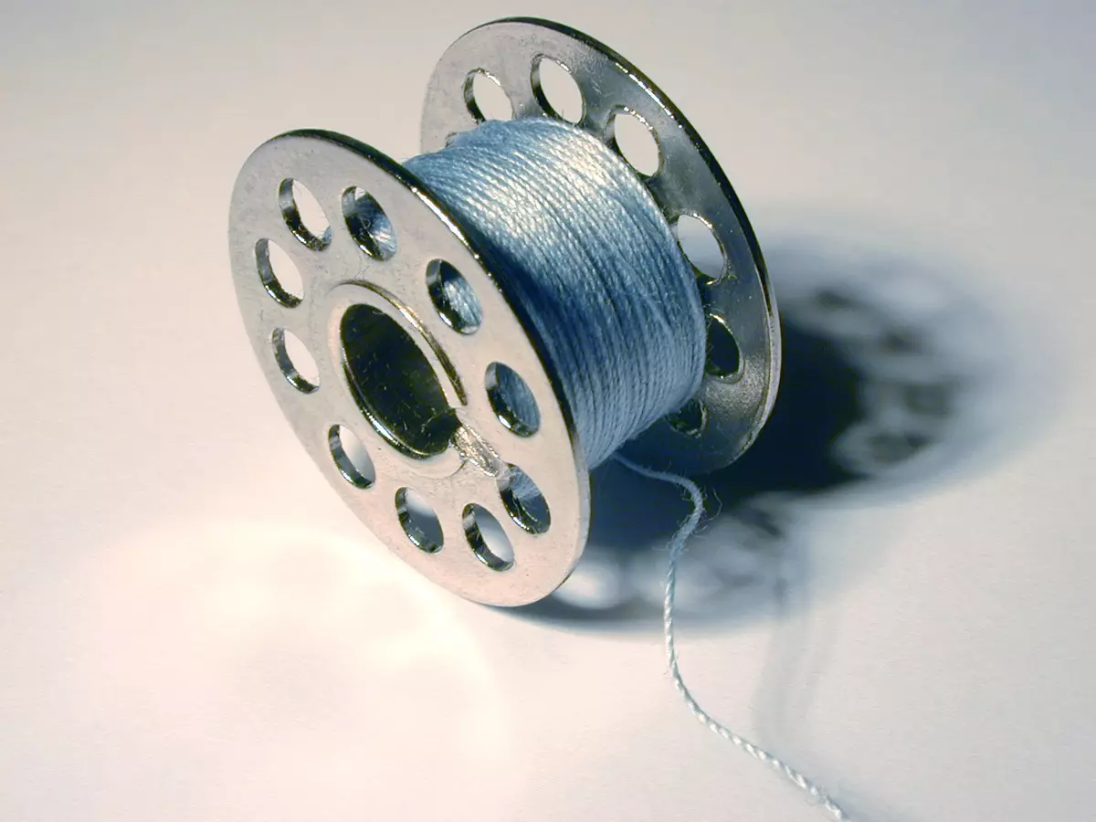 Máquina de choque para la máquina de coser: ¿Cómo insertar en la máquina y llenar la tapa de balancín? ¿Por qué la bobina captura el hilo inferior? 4076_5