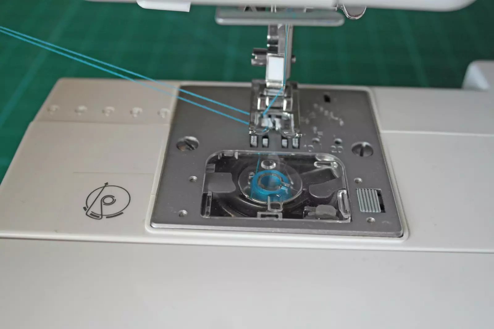 Máquina de choque para la máquina de coser: ¿Cómo insertar en la máquina y llenar la tapa de balancín? ¿Por qué la bobina captura el hilo inferior? 4076_9