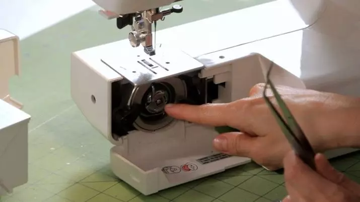 ¿Cómo limpiar la máquina de coser? Limpieza y cuidado de la máquina de coser en casa. 4085_4