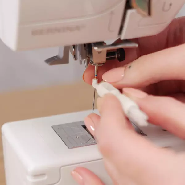 ¿Cómo limpiar la máquina de coser? Limpieza y cuidado de la máquina de coser en casa. 4085_6