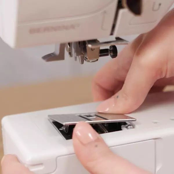 ¿Cómo limpiar la máquina de coser? Limpieza y cuidado de la máquina de coser en casa. 4085_7