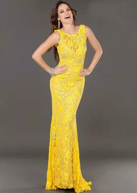 Gaun malam renda kuning