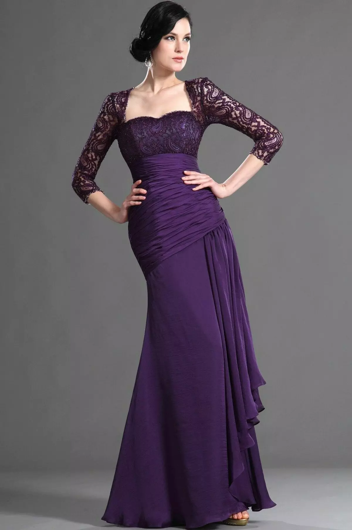 Tamsiai violetinė vakarinė suknelė