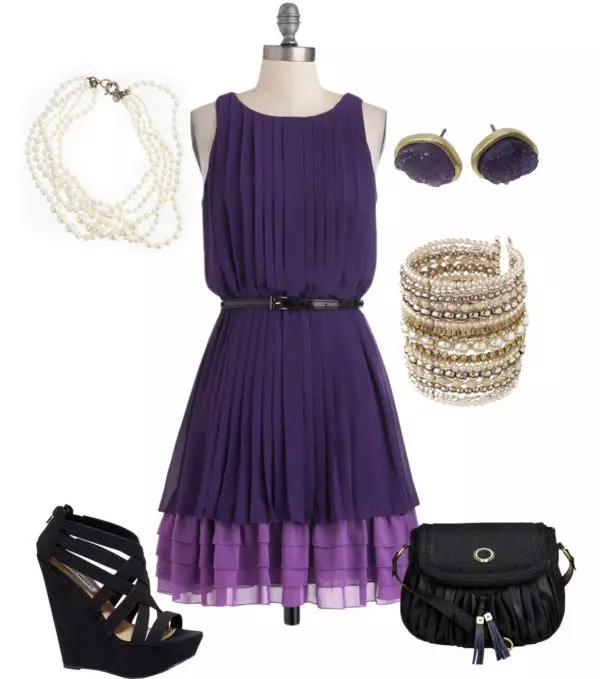 Purple sinina uban sa itom nga accessories