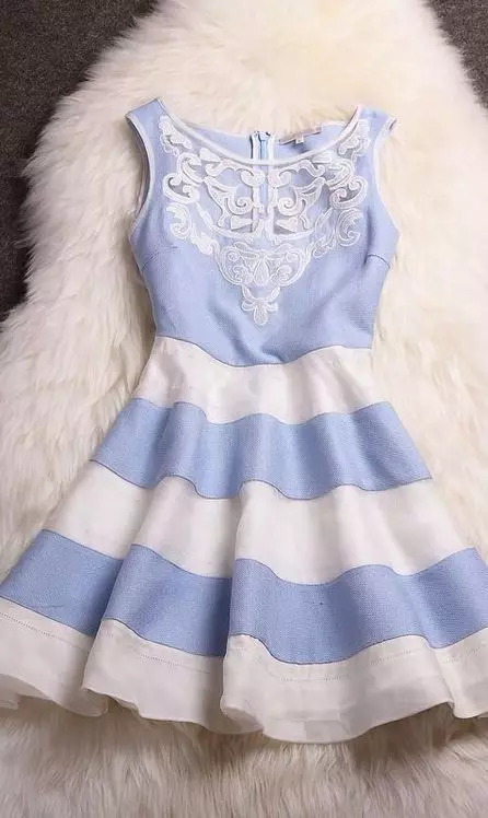 Vestido azul-branco