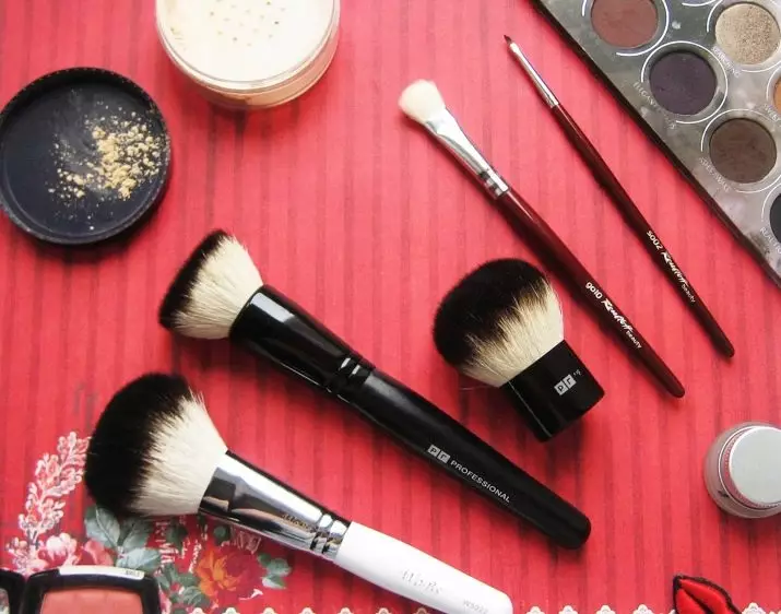 Paras Makeup Brushes: Top for Silmien meikki ja huulet, budjettiharjat. Tuotemerkit ja korkealaatuiset harjat meikkitaiteilijoille 4163_21