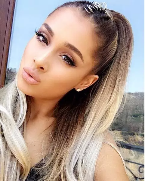 Makeup Ariana Grande: การแต่งหน้าแบบทีละขั้นตอนในรูปแบบของ Ariana Grande คำแนะนำที่เป็นประโยชน์ 4174_14