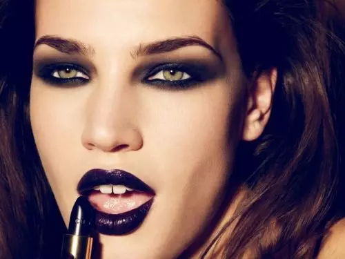 Punk štýl Makeup: Make-up Urob si sám krok za krokom pre dievčatá. Kedy je vhodný? Krásne príklady 4189_22