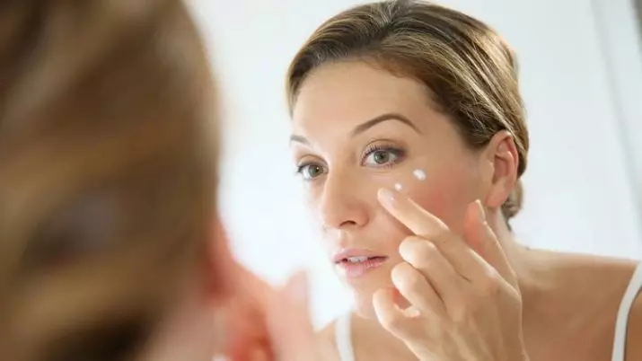 Máscara de espirulina: procedimientos para la cara y el cabello en el hogar, las recetas Máscaras de las arrugas para los pliegues nasolabiales, comentarios 4211_8