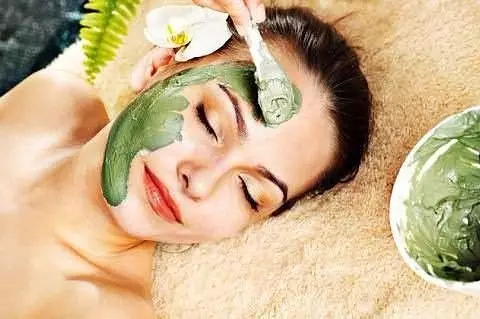 Spirulina v kosmetologii: Jak používají Spirulina pro kůži obličeje z akné a vrásek? Užitečné vlastnosti řas a recenzí kosmetologů 4212_9