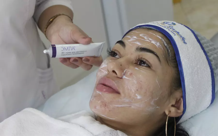 Lasera vizaĝo rejunigo (34 fotoj): metodo de frakcia rejuvenigo 