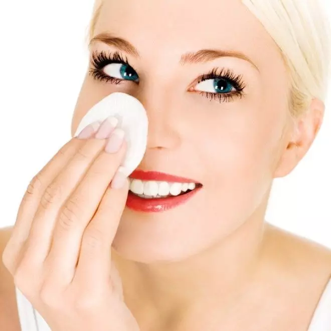 Apple Eye Azijn: Hoe de huid afvegen met acne en rimpels, gebruik in cosmetologiemasker van pigmentplekken, reviews 4225_9