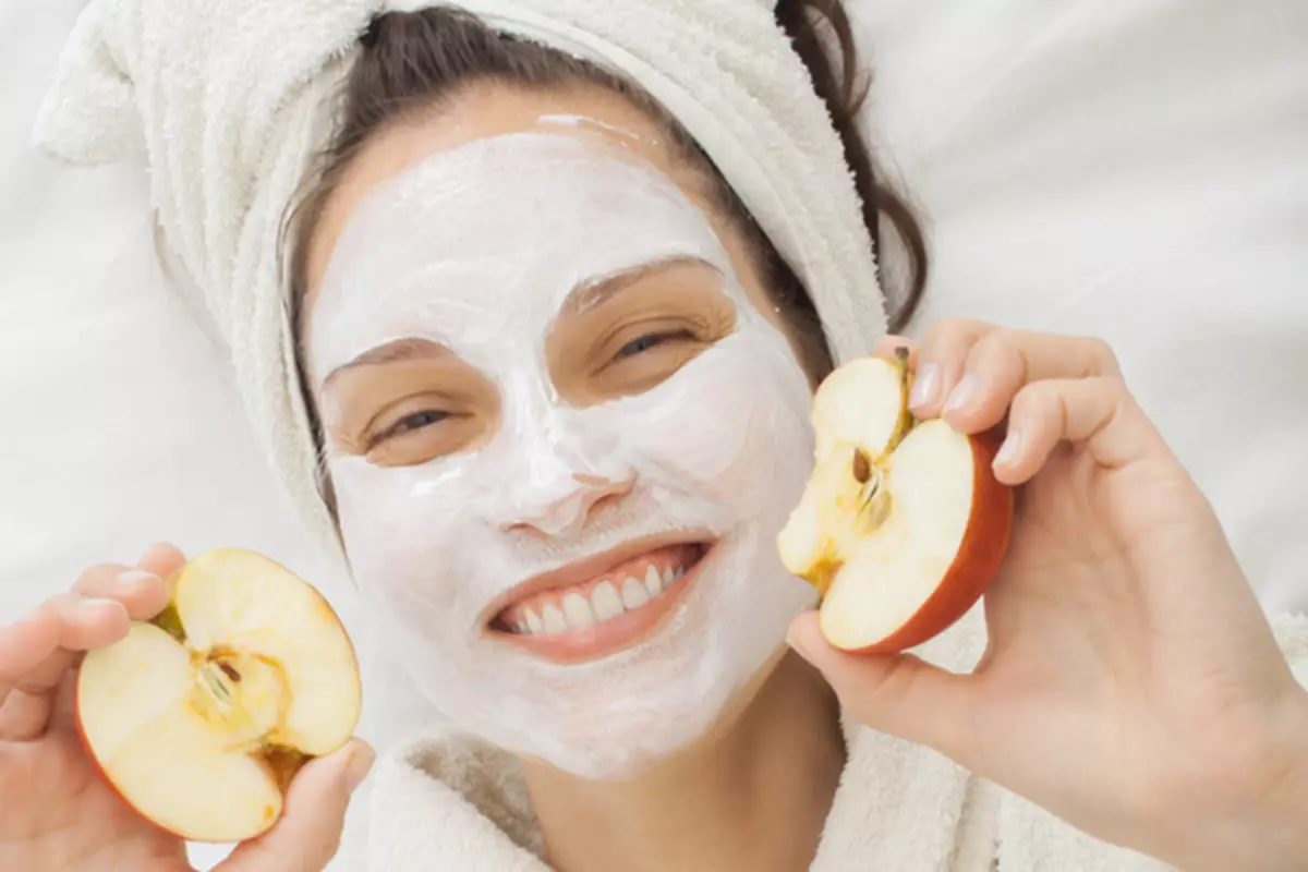 Îngrijirea feței (59 de fotografii): Cum să vă îngrijiți pielea în jurul ochilor acasă, recenzii 4239_36