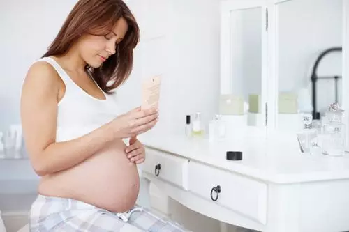 Грижа за лицето по време на бременност: как да се грижи у дома 4247_13