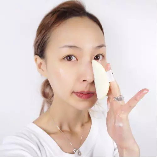 Houba pro peeling: Produkty pro kůži kůže. Jak je používat? Houby Kumiho, whamisa a další s kyselinami a bez, jejich popis 4258_3