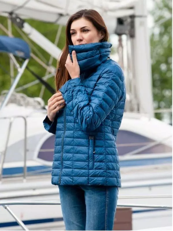 Xhaketa blu (50 foto): modele femra, me atë që vesh, xhaketa blu të errët 426_46