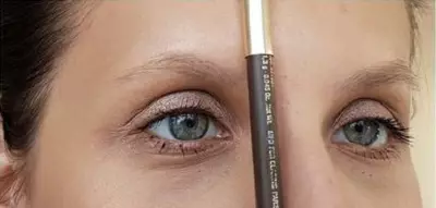 Smukke øjenbryn til brunetter (14 billeder): Hvilken farve på tatoveringen passer til brunetter med grønne øjne? Hvordan man tegner formen af ​​øjenbryn blyant? 4271_5