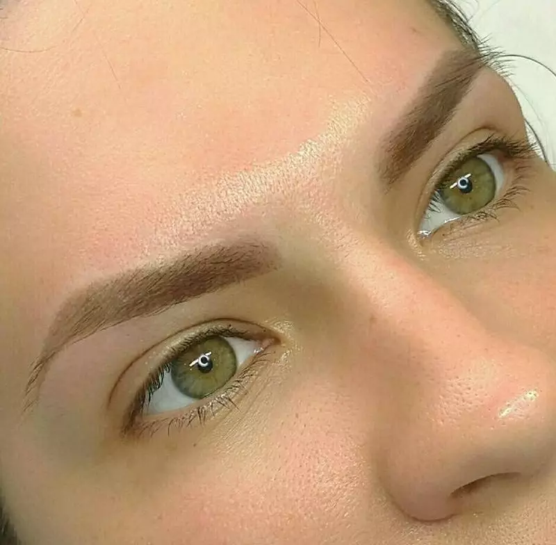 powdered eyebrows (59 ຮູບ): ສິ່ງທີ່ກໍາລັງສີດພົ່ນແລະ nanoscient, tattoo ສີຄີມກ່ອນແລະຫຼັງ, ການທົບທວນຄືນ 4285_16