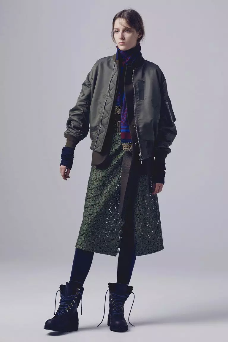 Ang mga Fashionable Jackets 2021 (199 Mga Litrato): Ang mga modelo sa Sylish Women, wala'y kwelyo, waterproof 431_28