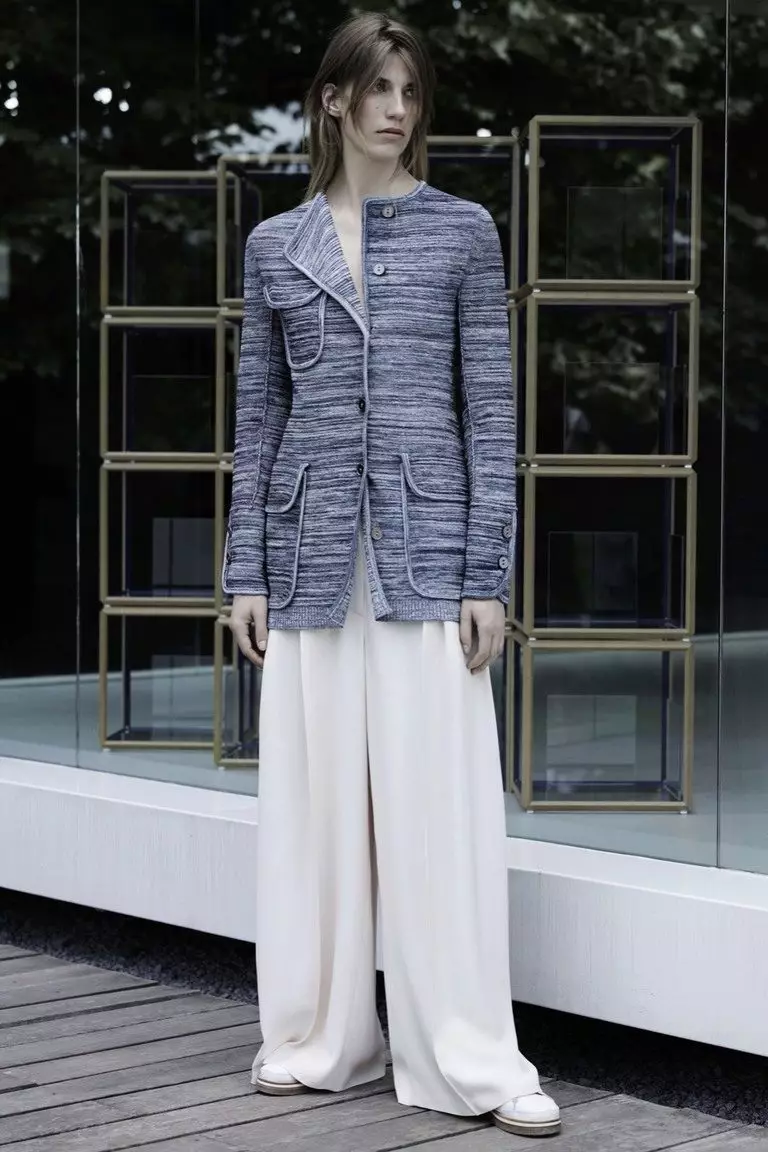 Модне јакне 2021 (199 фотографија): Стилисх женске моделе, спектакуларне слике, без овратника, водоотпорни 431_69