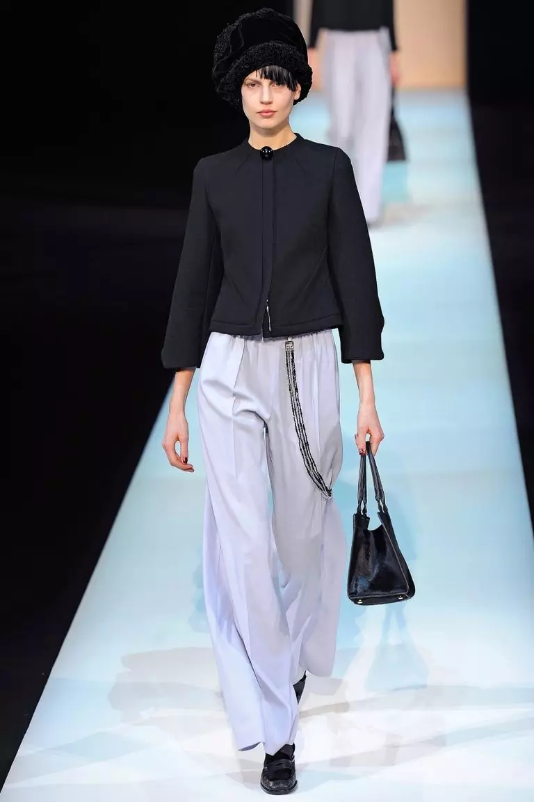 Áo khoác thời trang 2021 (199 Ảnh): Mô hình phụ nữ sành điệu, hình ảnh ngoạn mục, không có cổ áo, không thấm nước 431_72