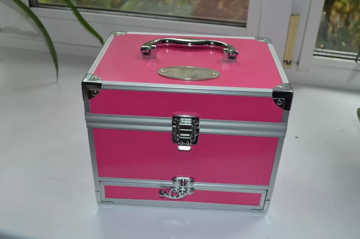 Set van make-up cosmetica in een koffer: variëteiten van schoonheid-kopjes voor vrouwen, professionele cosmetische sets in een koffer voor meisjes 4351_8