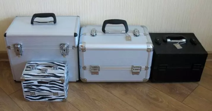 Kosmetika Pouzdra (60 fotografií): kufry na kolečkách, taškách a jiných kosmetických stylu krásy. Volba profesionálních kosmetických případů 4364_45