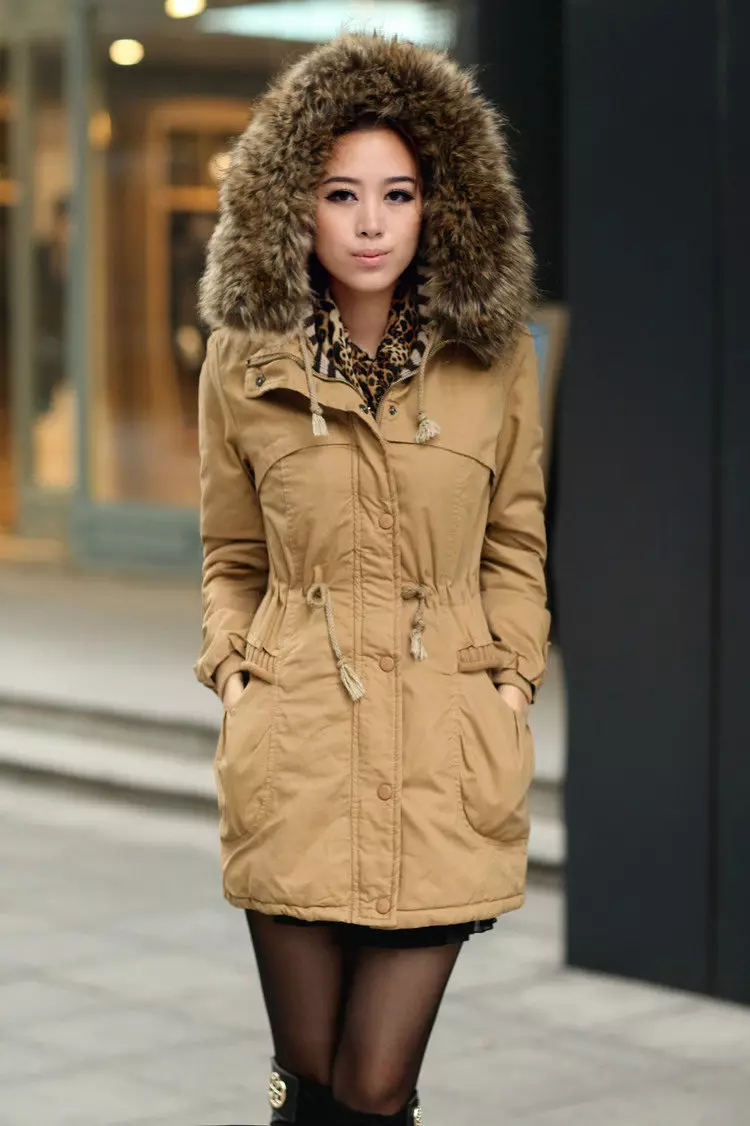 Ogreti jakne (87 fotografij): ženski modeli na izolacijski oblogi 436_13