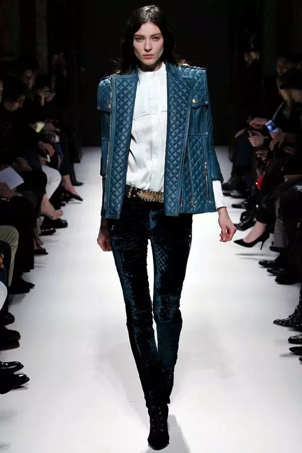 रजाईदार जैकेट (58 फोटो): मॉडल, जो पहनने के साथ, अनफास्टिंग आस्तीन के साथ 438_19