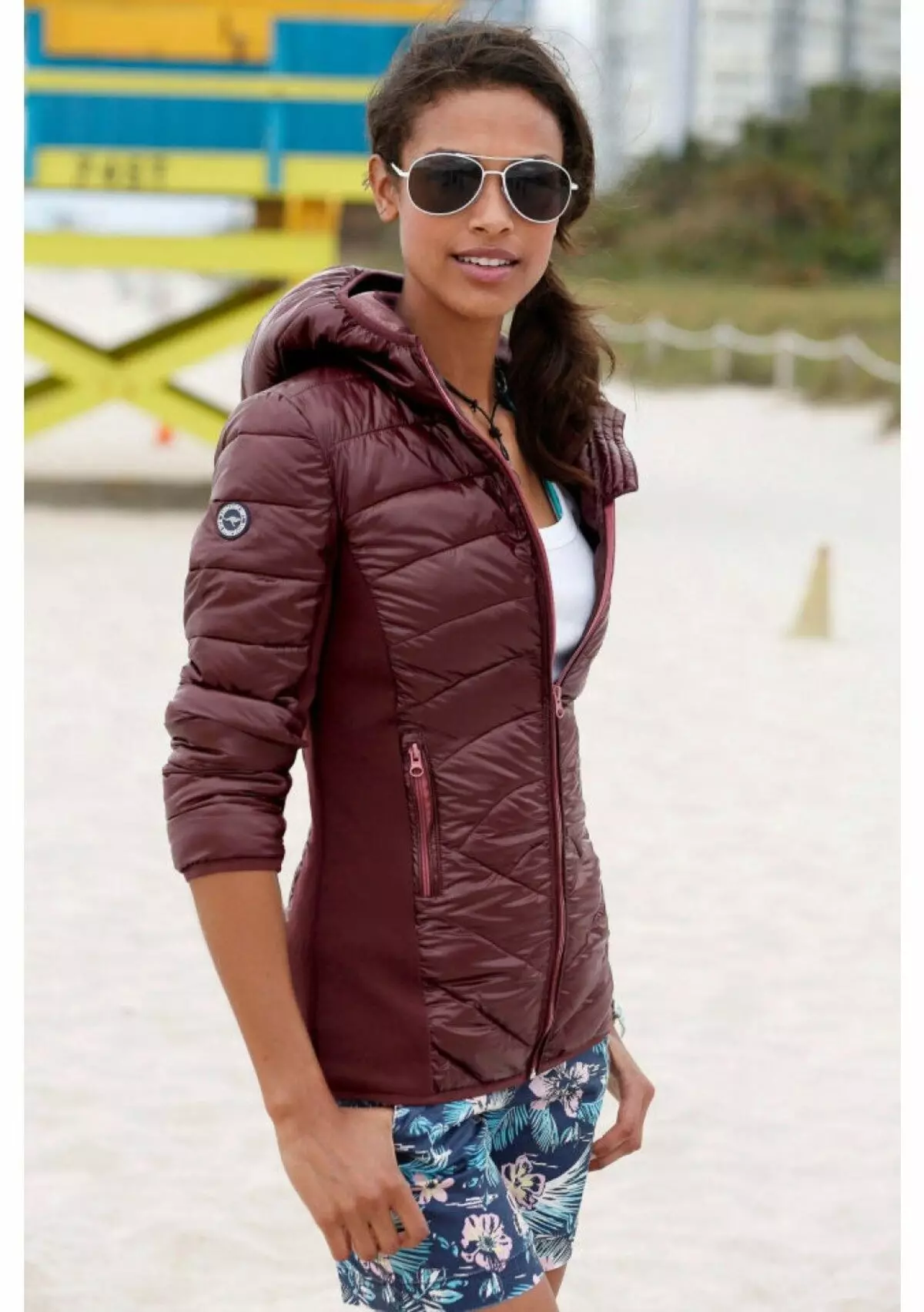 रजाईदार जैकेट (58 फोटो): मॉडल, जो पहनने के साथ, अनफास्टिंग आस्तीन के साथ 438_41