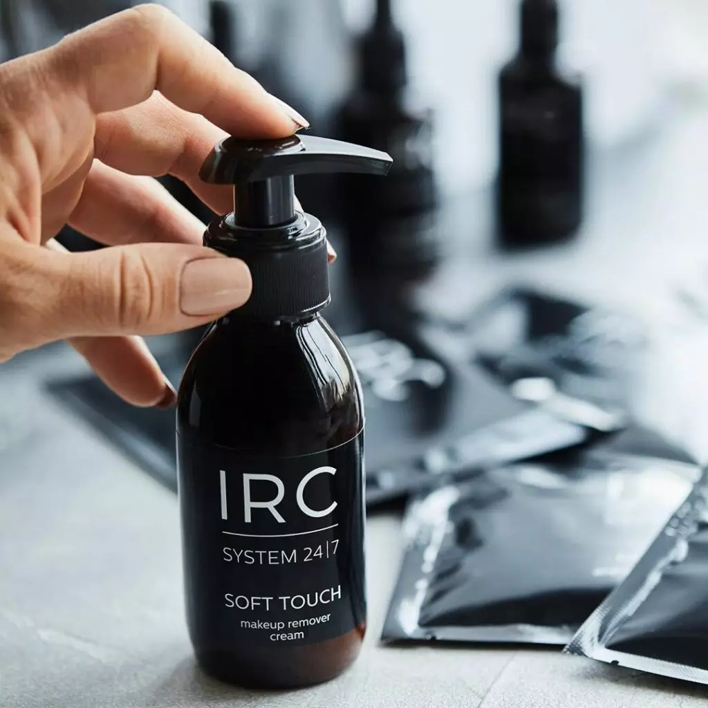 I-IRC Cosmetics: uphononongo lwe-cosmetics. Izinto ezilungileyo nezingalunganga. Uphengululo lwee-cosmetologists 4407_4