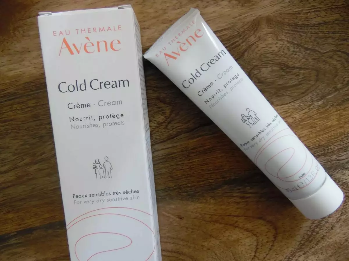 Avene Cosmetics: A gyógyszertári kozmetikumok a problémás bőrre, a gyártó leírása, Sunscreen Vélemények, Cosmetologists Vélemények 4446_29