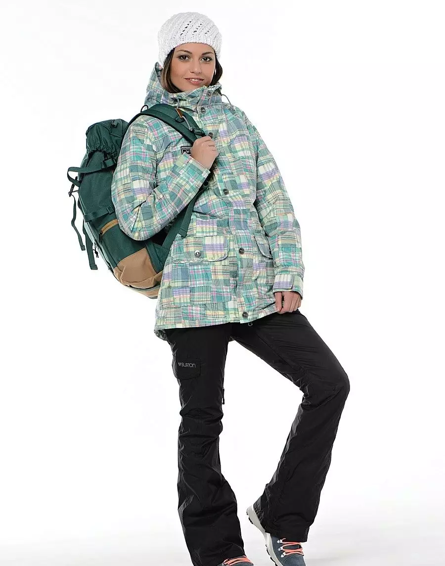 Fırtına Ceketi (40 Fotoğraf): Bir Kadın Branda Turist Fırtına Ceketi Giyiniz 445_20