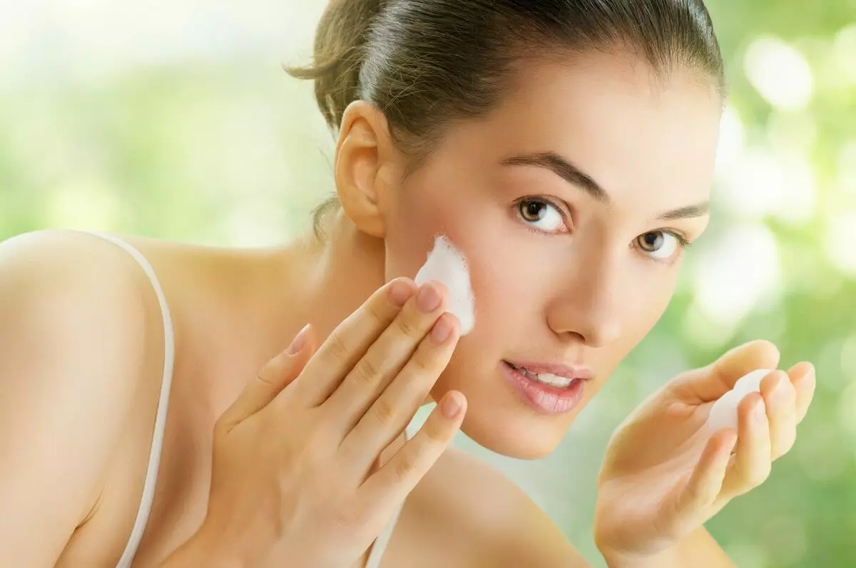 Cosmetics Herbalife: Waarom kiezen voor cosmetologen en artsen? Kenmerken van de huidlijn en andere producten 4468_6