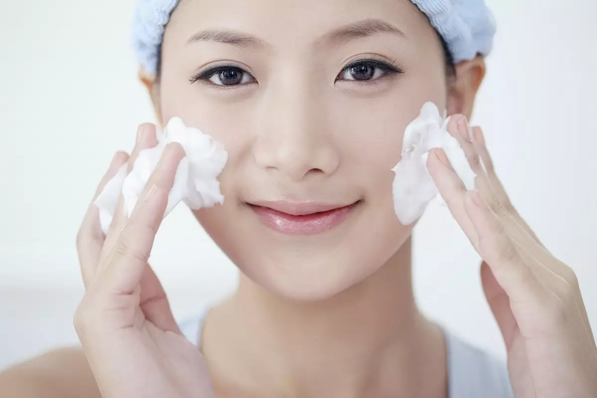 Cosméticos japoneses: mejores marcas de cosméticos de Japón. Rosette, Kose y otros cosméticos profesionales. Revisiones de Cosmetólogos 4498_15