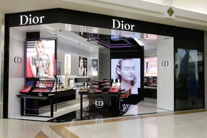 Dior Cosmetics: Nová dekoratívna a opustenie kozmetiky. Najlepšie sady pre tvár. Recenzie 4501_4