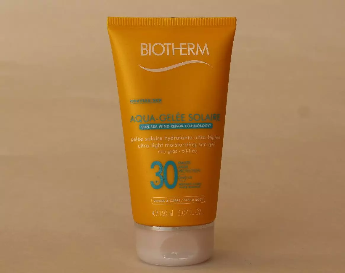 Biotherm گىرىم بۇيۇملىرى: ئەۋزەللىكى ۋە كەمچىلىكى. مەھسۇلاتنىڭ ئومۇمىي ئەھۋالى, تاللاش ۋە ئىشلىتىش 4522_6