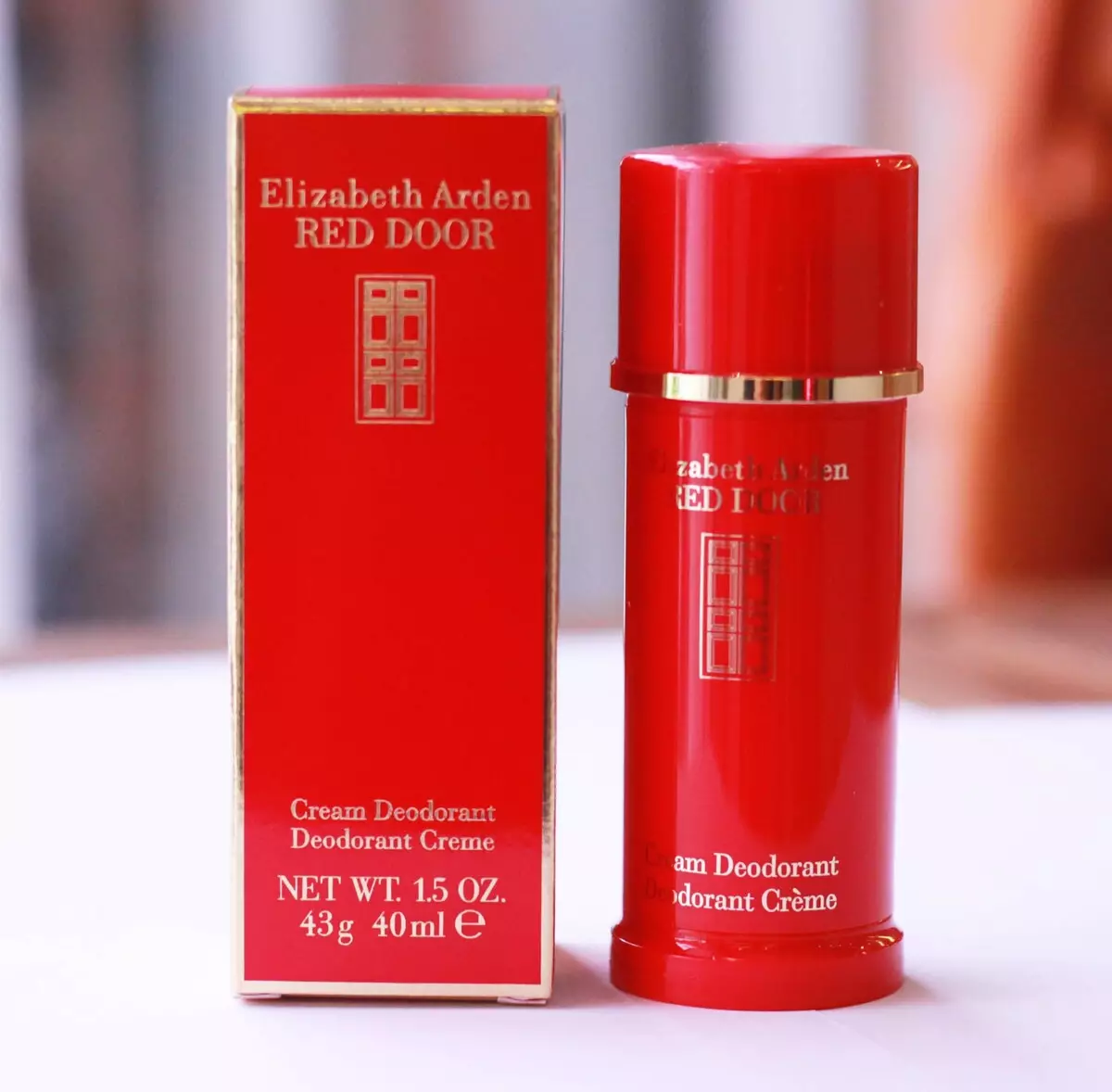 لوازم آرایشی Elizabeth Arden: انواع مجموعه ها و سایر محصولات. مزایا و معایب 4524_3