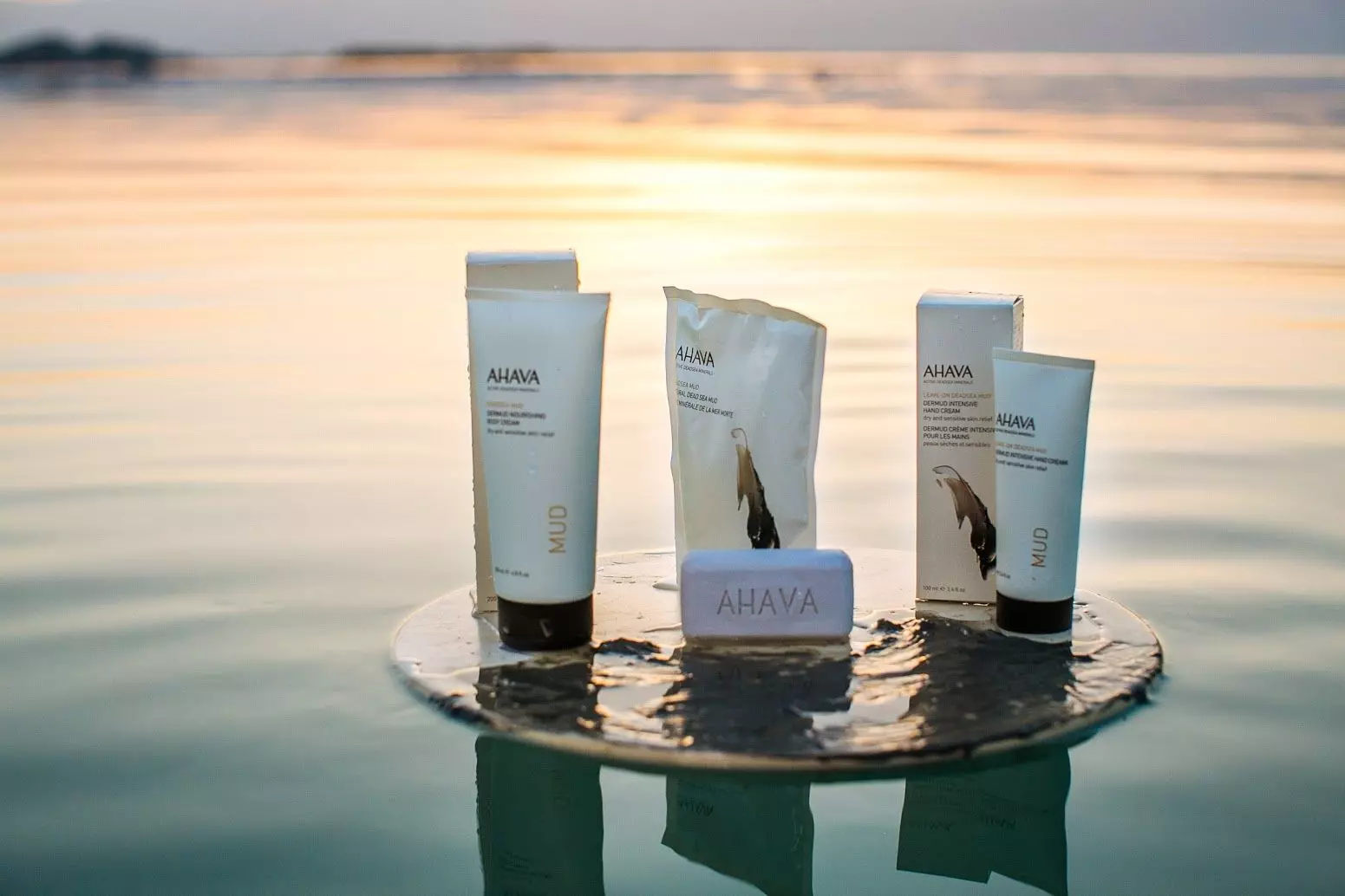 Dead Sea Cosmetics: Satara, SeaCret, Premier and other brands. Features of use and the rule of choice 4559_12