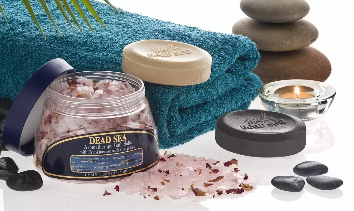 Dead Sea Cosmetics: Satara, SeaCret, Premier and other brands. Features of use and the rule of choice 4559_7