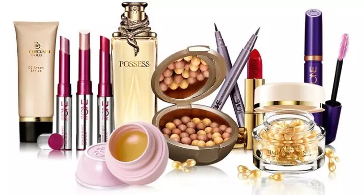 Avon Cosmetics (21 foto): informazioni sulla compagnia cosmetica. Qual è il produttore del paese? Recensione di cosmetici decorativi e premurosi, recensioni di cosmetologi 4566_19